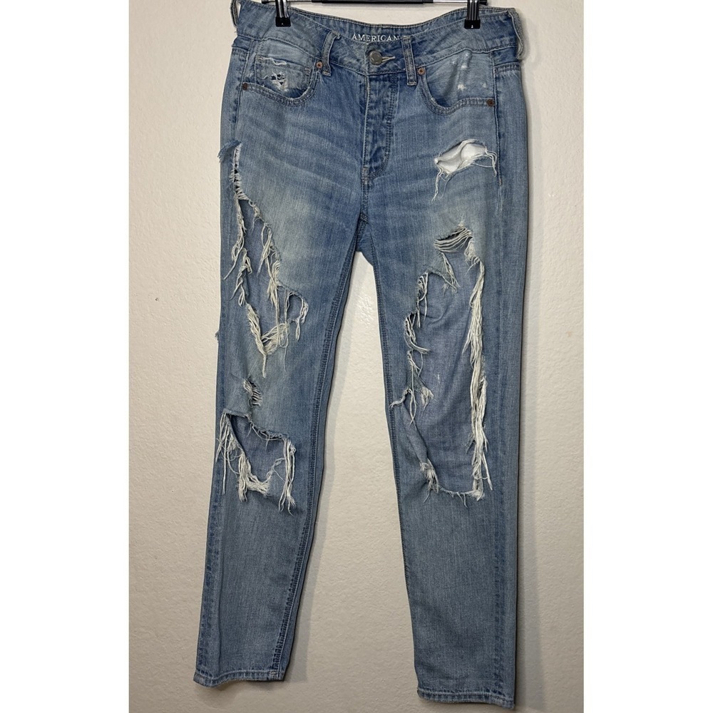 American Eagle Tomgirl Jeans Women's Size 6 Distressed Blue Ripped Lightweight